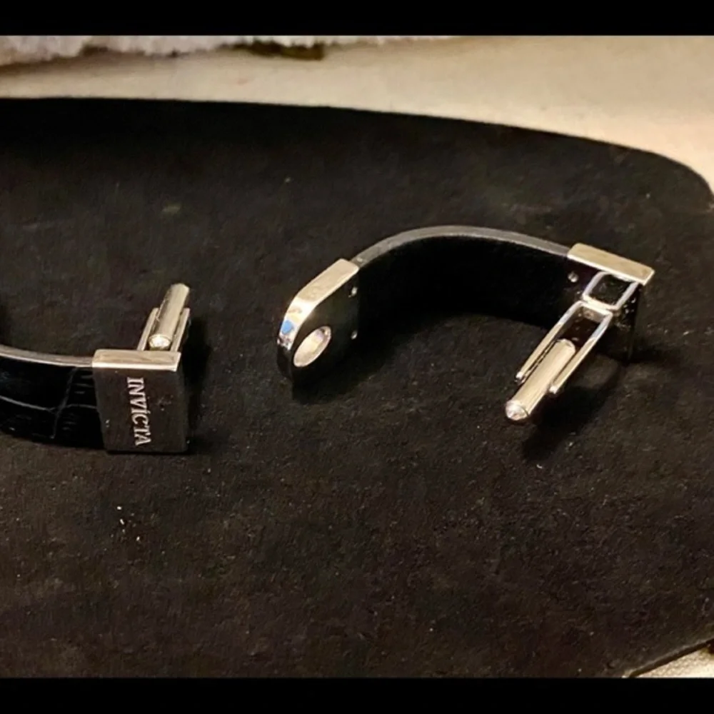 🌸JEBAY50 - Invicta SS Strap Cufflinks🖤🤍